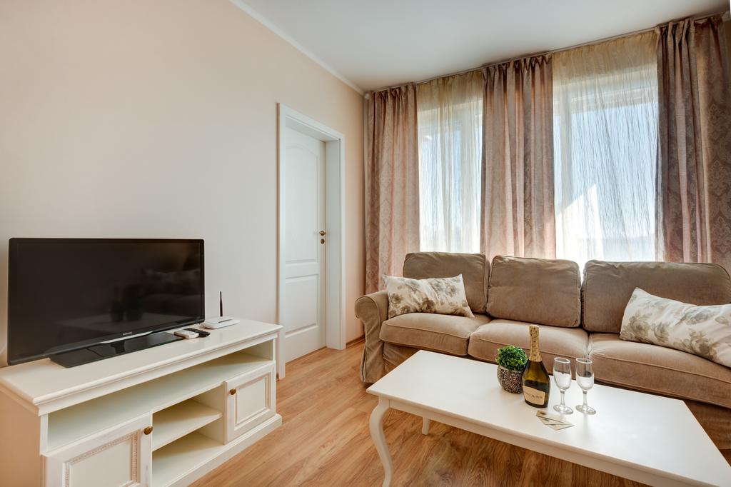 Dawn Park Aparthotel