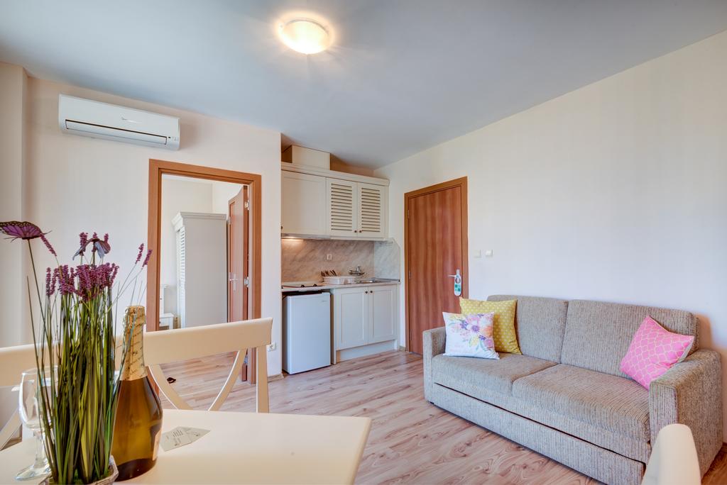 Dawn Park Aparthotel