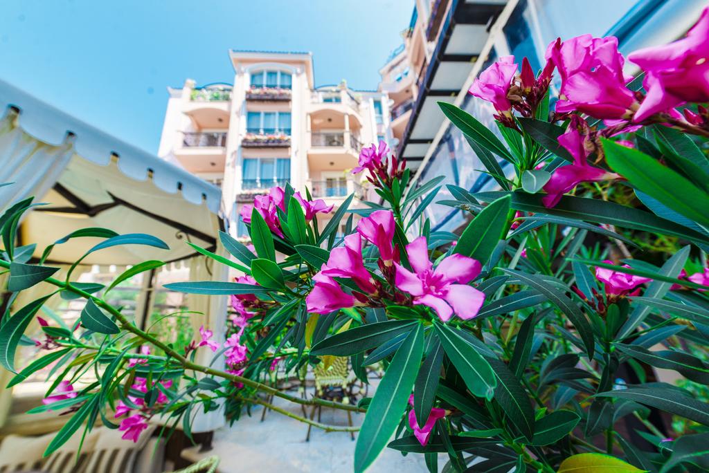 Romance Marine Aparthotel