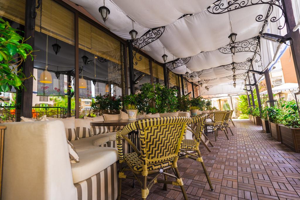 Romance Marine Aparthotel