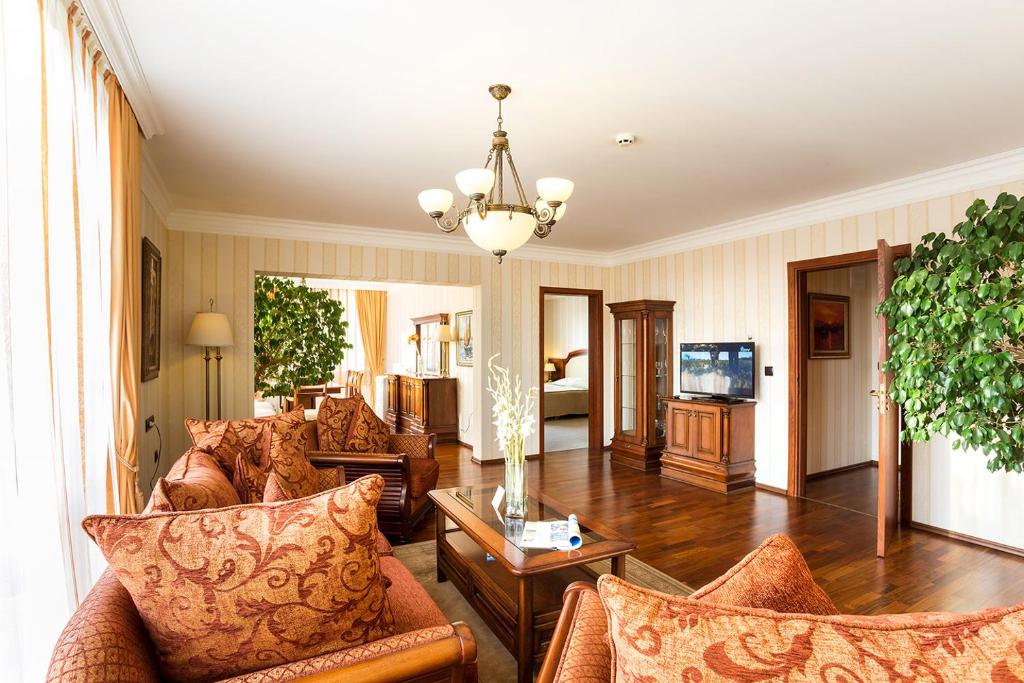 Romance and Family Suites