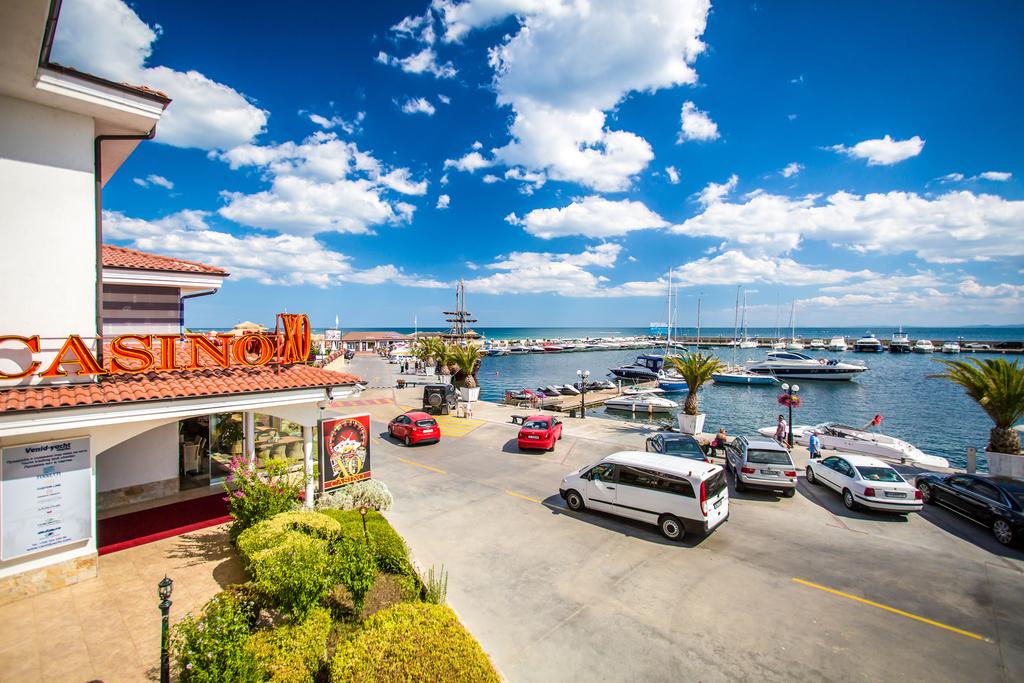 Palace Marina Dinevi