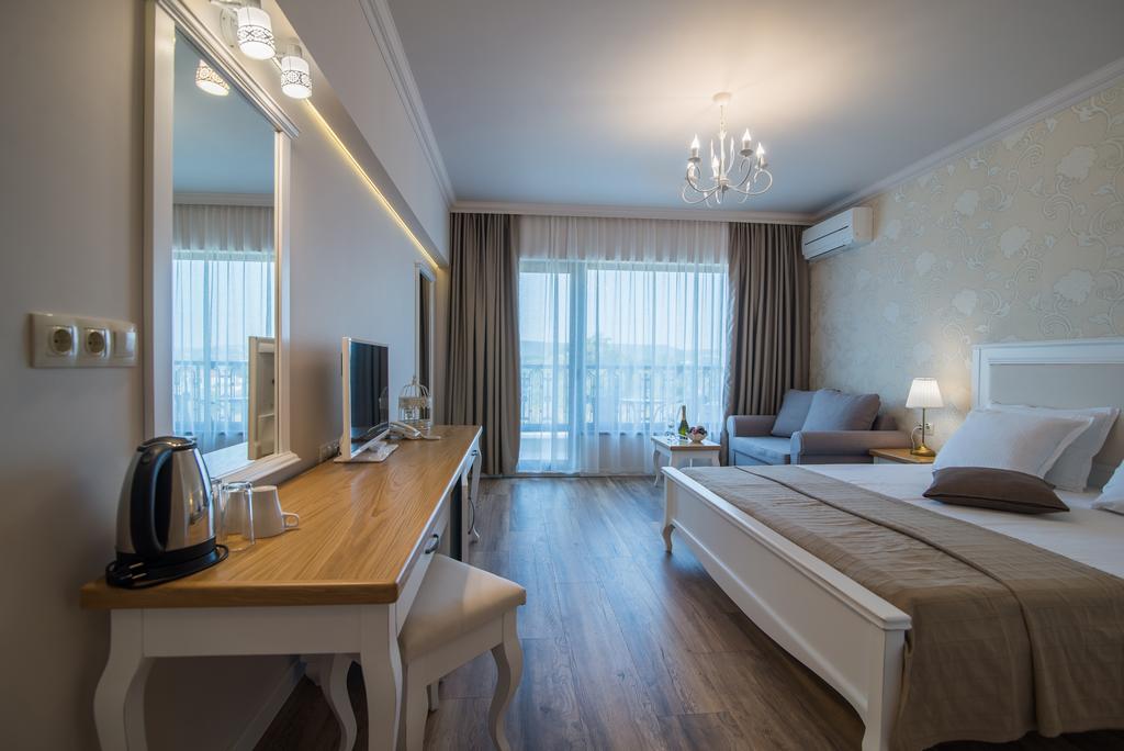 Sunny Castle Kranevo