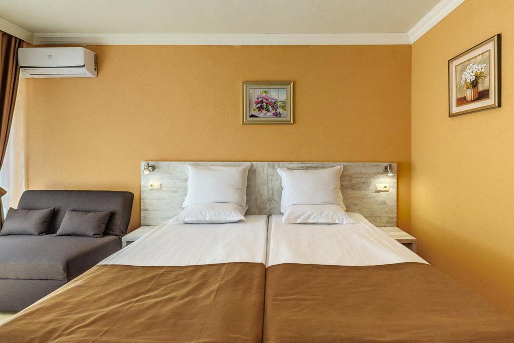 Hotel Riva Park 4*