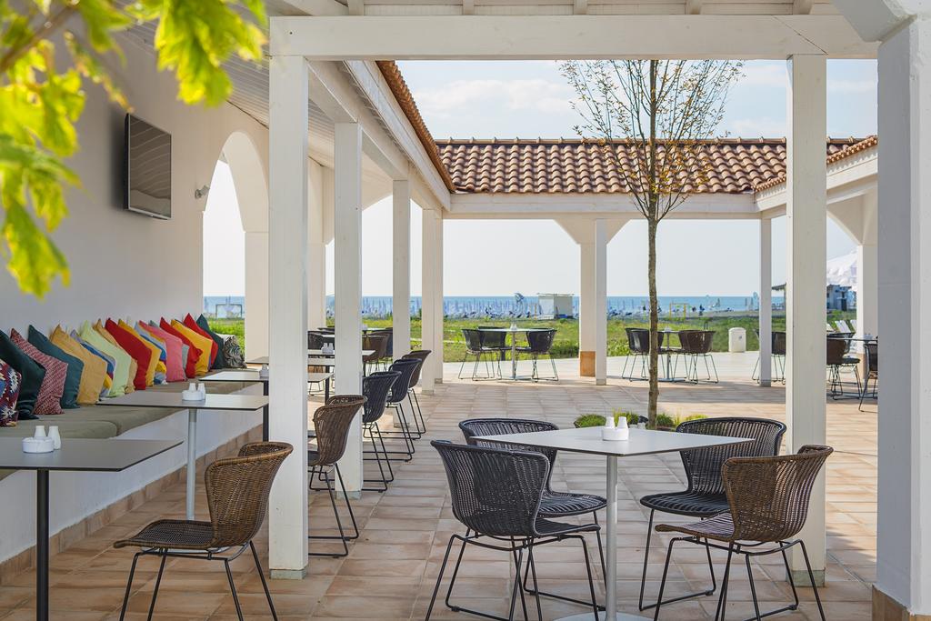 Sunrise Blue Magic Resort