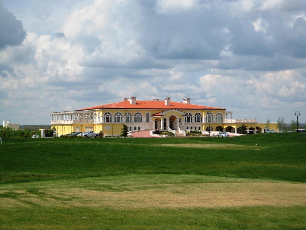 Lighthouse Golf Resort & Villas