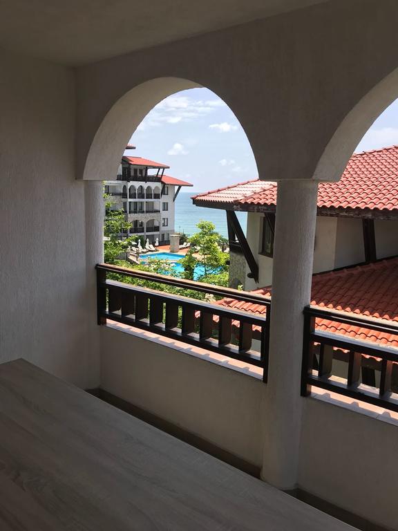 Manastira 2 **** (St Vlas)