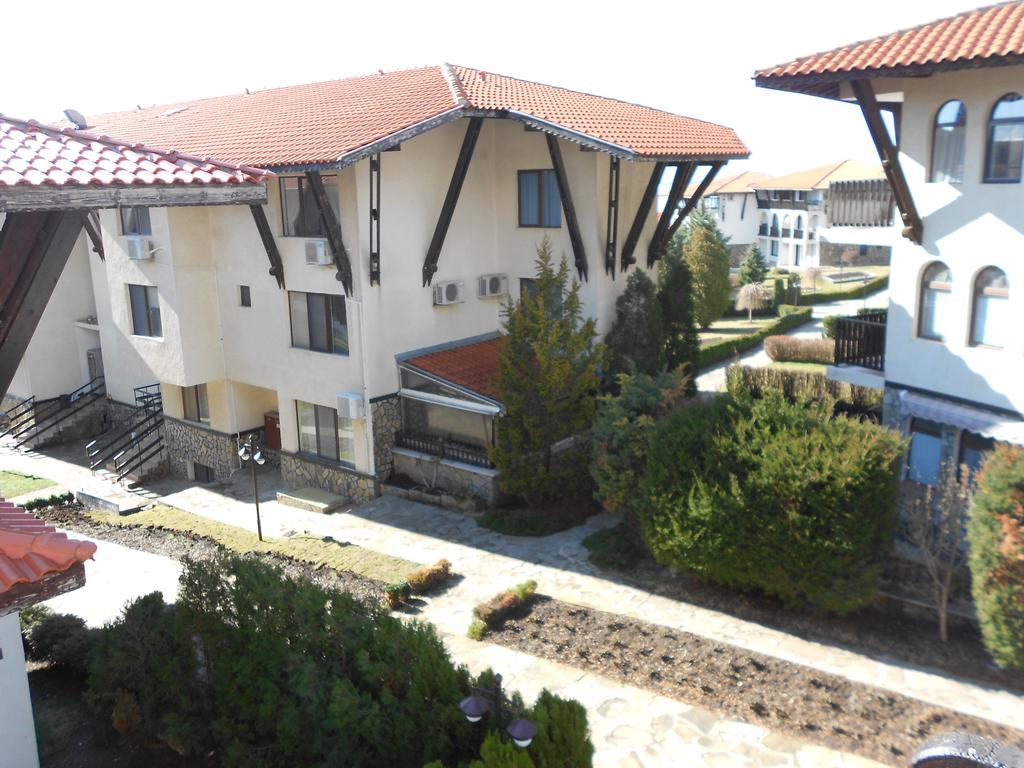 Manastira 2 **** (St Vlas)