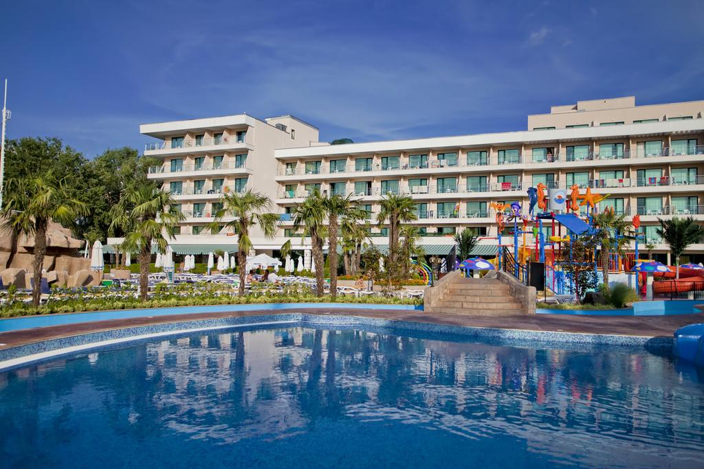 DIT Evrika Beach Club Hotel