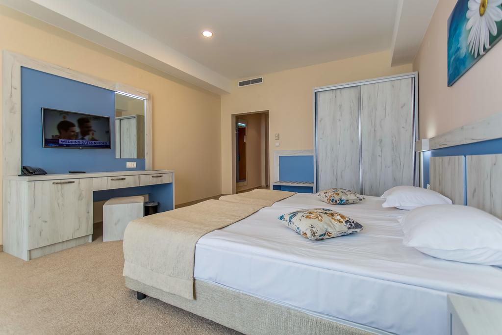 DIT Evrika Beach Club Hotel