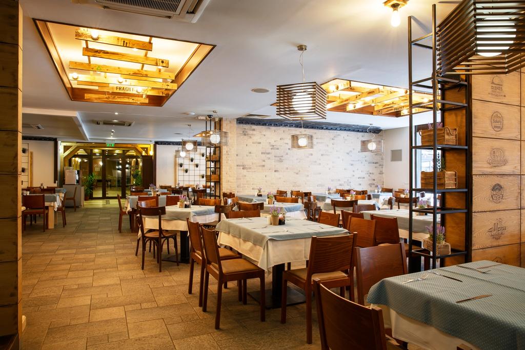 CASA KARINA APARTHOTEL