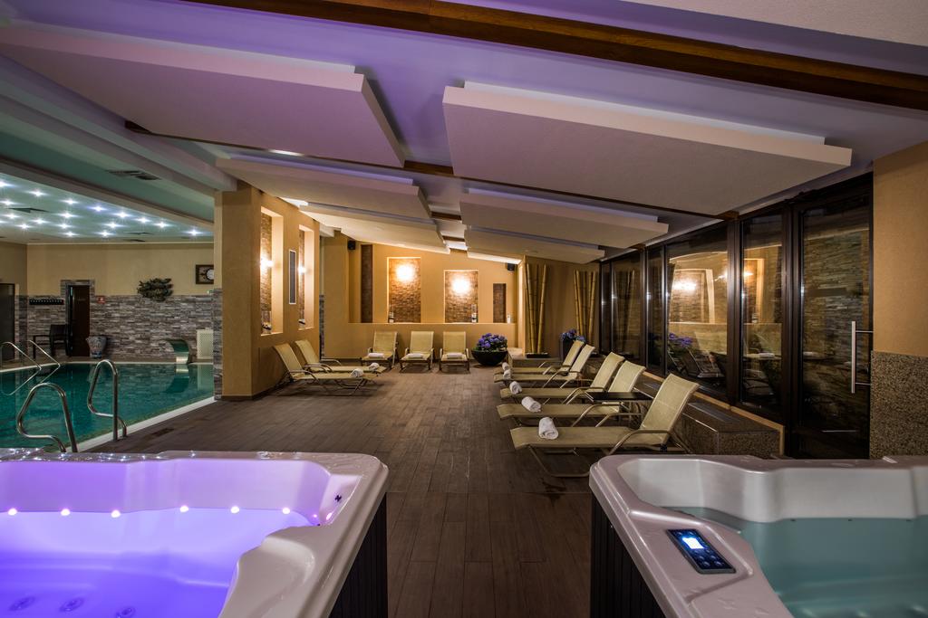 PREMIER LUXURY MOUNTAIN RESORT AH