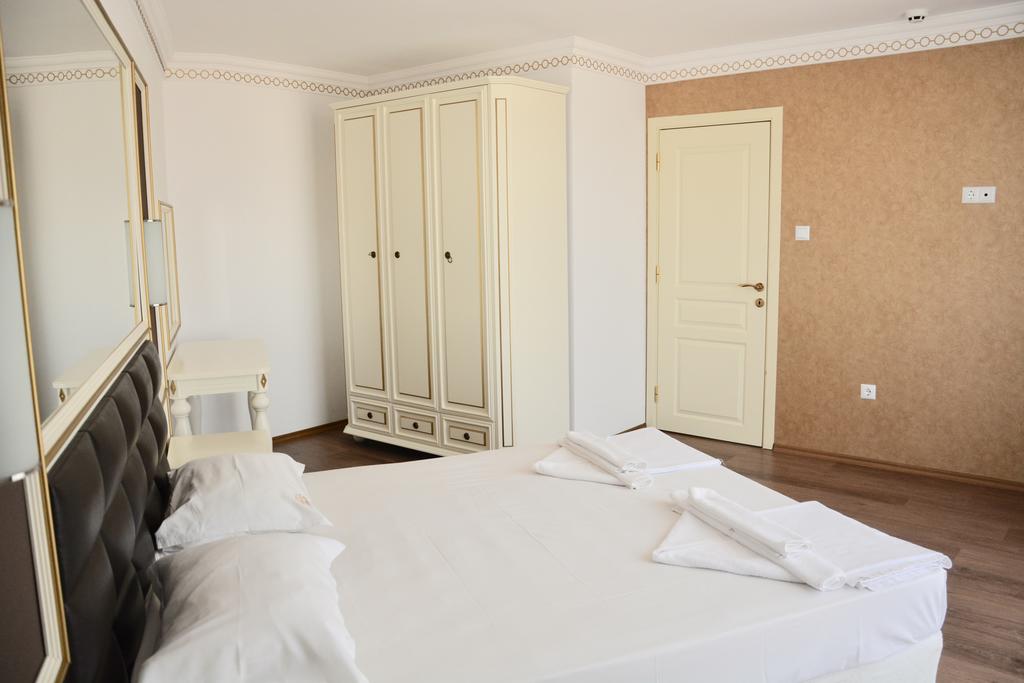 Golden Rainbow Aparthotel