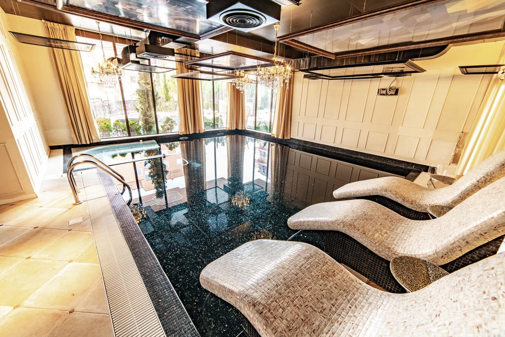 Romance Marine Aparthotel