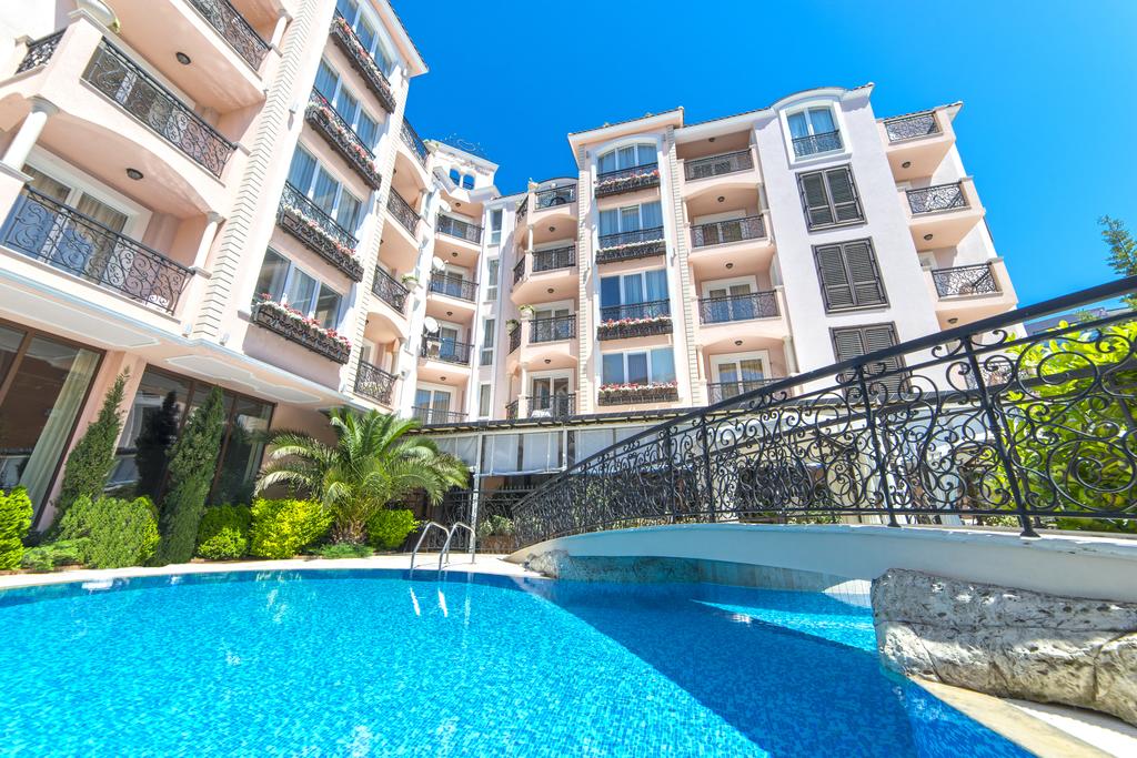 Romance Marine Aparthotel