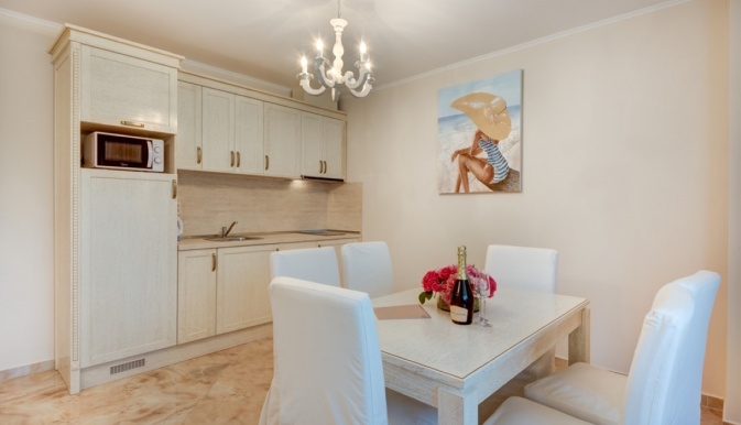 Anastasia-Venera Palace Aparthotel