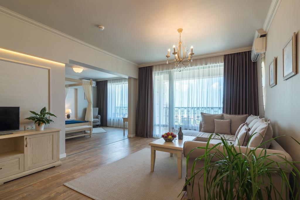 Sunny Castle Kranevo