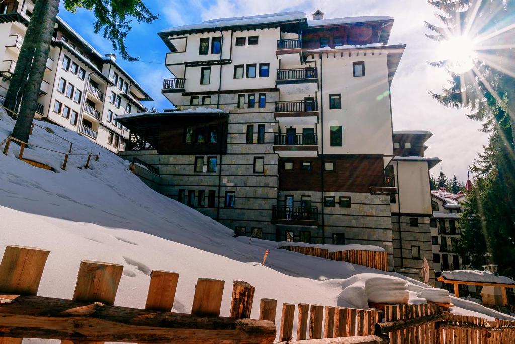 Green Life Family Apartments/former Evridika Hills