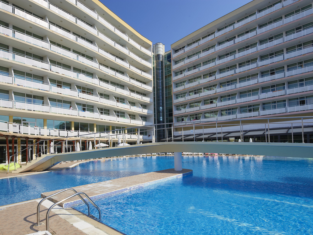 GRAND HOTEL NIRVANA (ex. Grand Hotel Oasis)