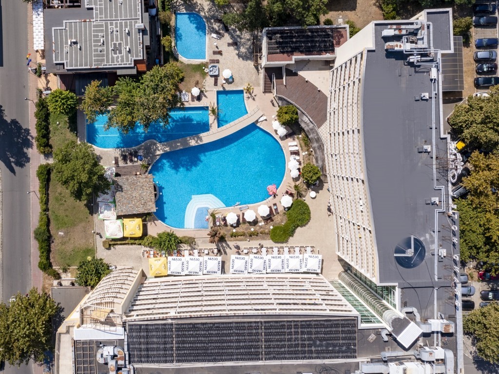 GRAND HOTEL NIRVANA (ex. Grand Hotel Oasis)