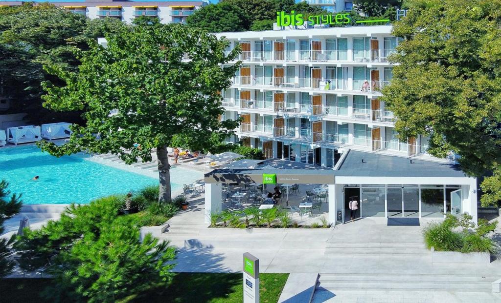 Ibis Styles Roomer Hotel