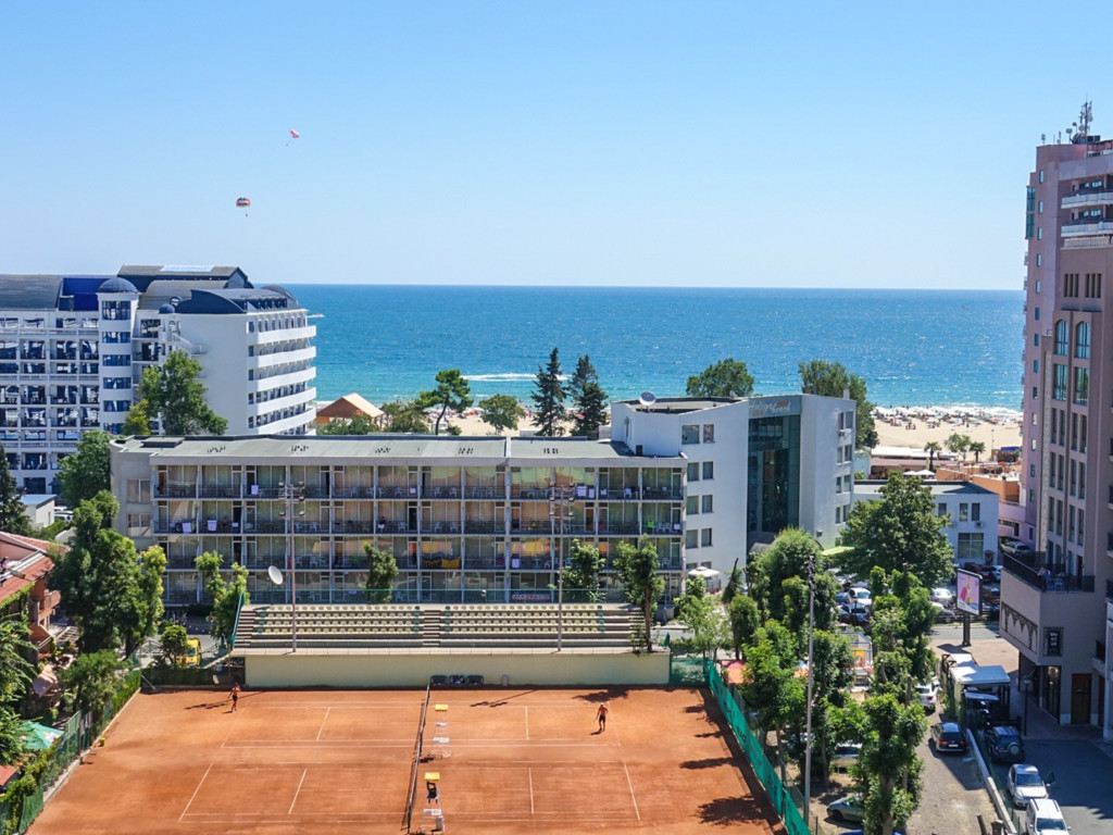 GRAND HOTEL NIRVANA (ex. Grand Hotel Oasis)