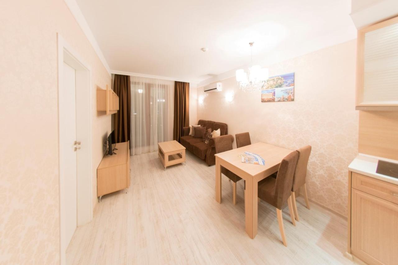 HARMONY SUITES 8,9 APARTHOTEL /DREAM ISLAND/