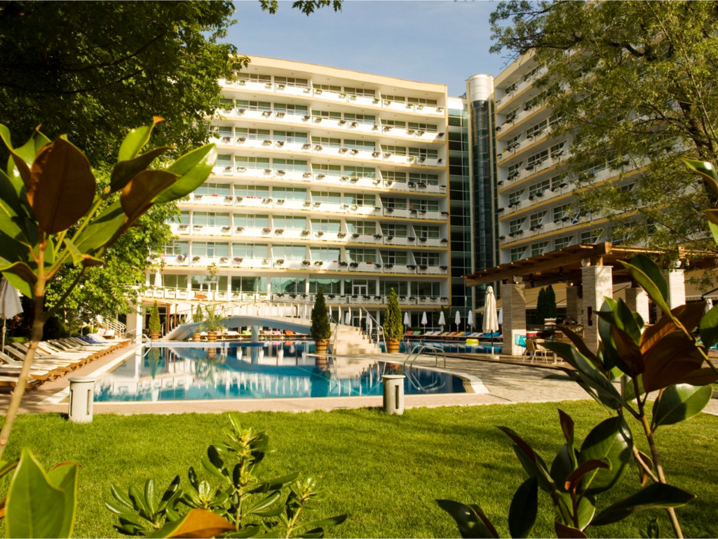GRAND HOTEL NIRVANA (ex. Grand Hotel Oasis)