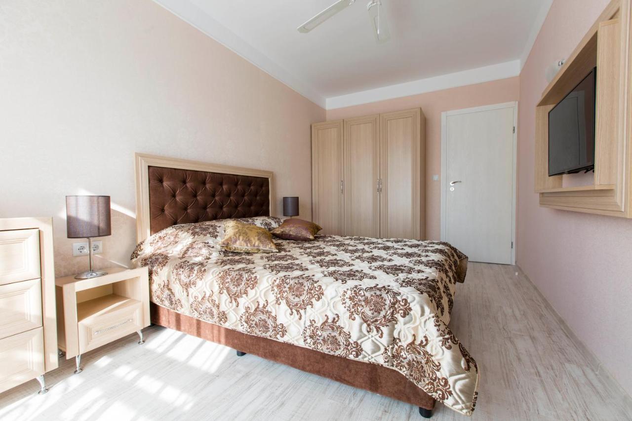 HARMONY SUITES 8,9 APARTHOTEL /DREAM ISLAND/