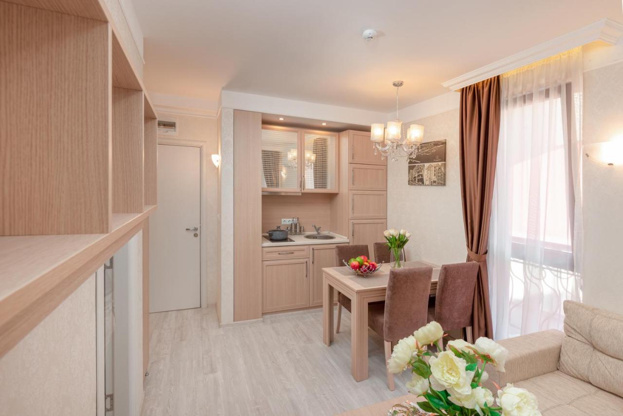 HARMONY SUITES 8,9 APARTHOTEL /DREAM ISLAND/