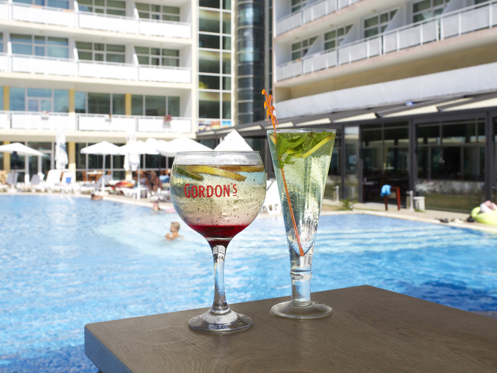 GRAND HOTEL NIRVANA (ex. Grand Hotel Oasis)