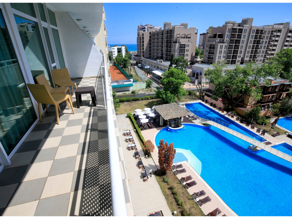 GRAND HOTEL NIRVANA (ex. Grand Hotel Oasis)