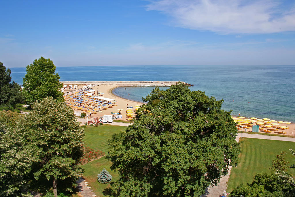 Lotos **** (Riviera)