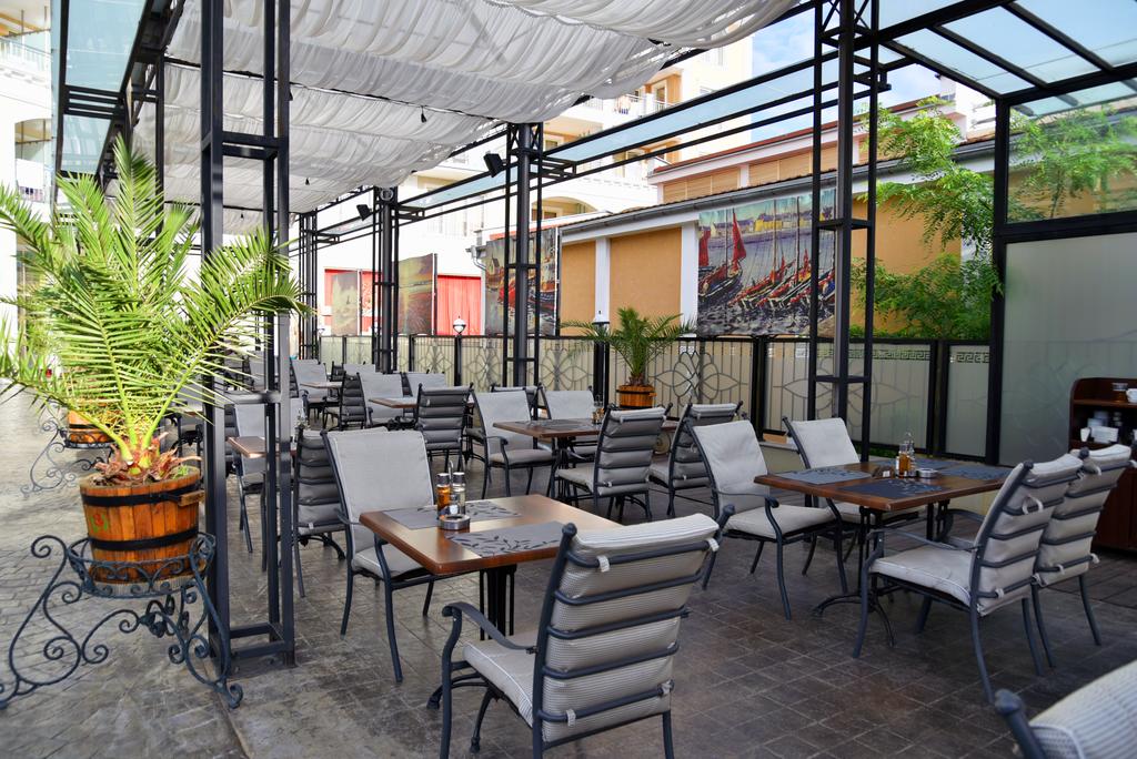 Rome Palace Deluxe Aparthotel