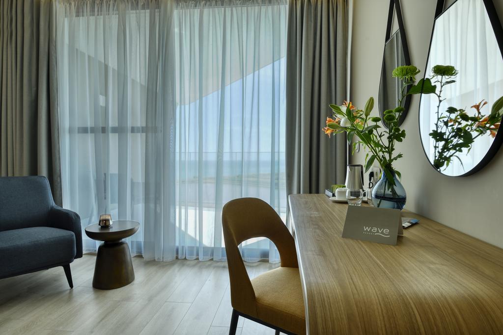 Wave Resort