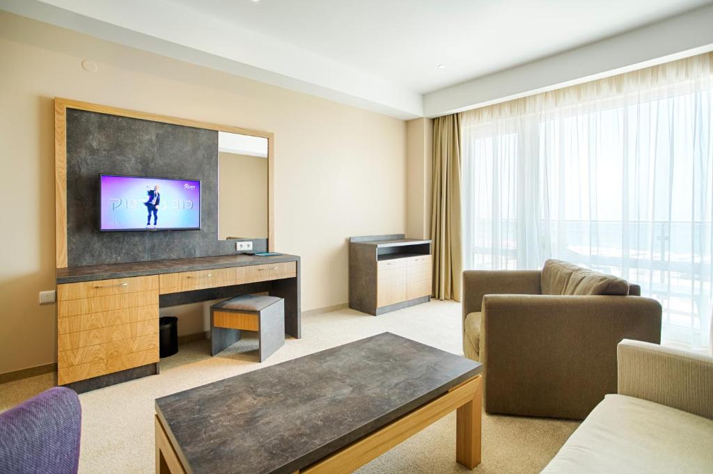 DIT Evrika Beach Club Hotel