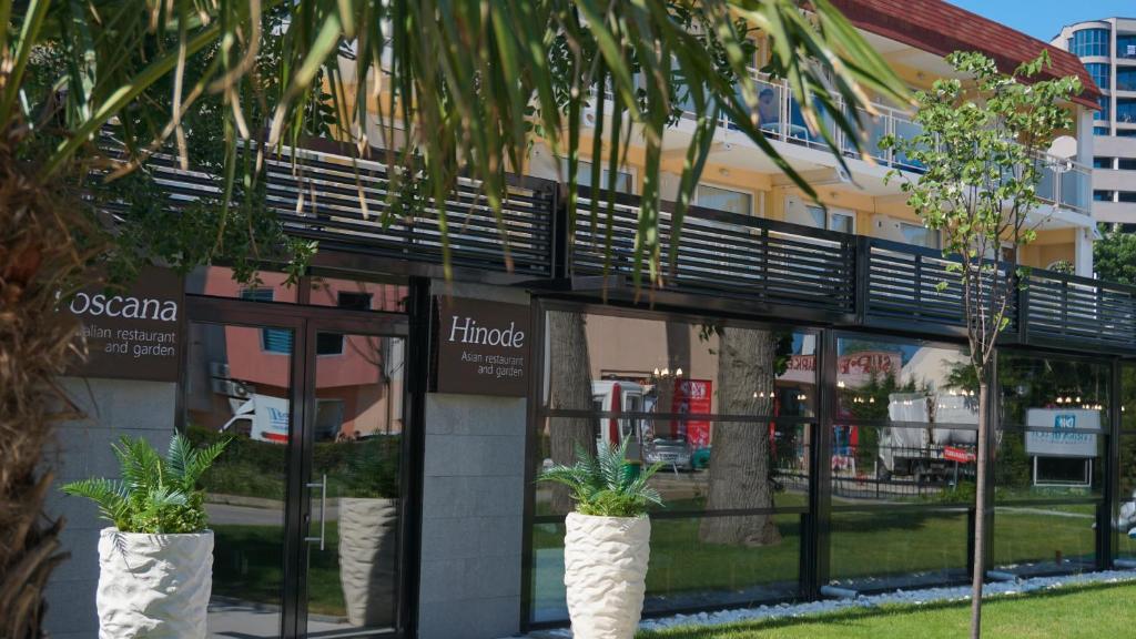 DIT Evrika Beach Club Hotel