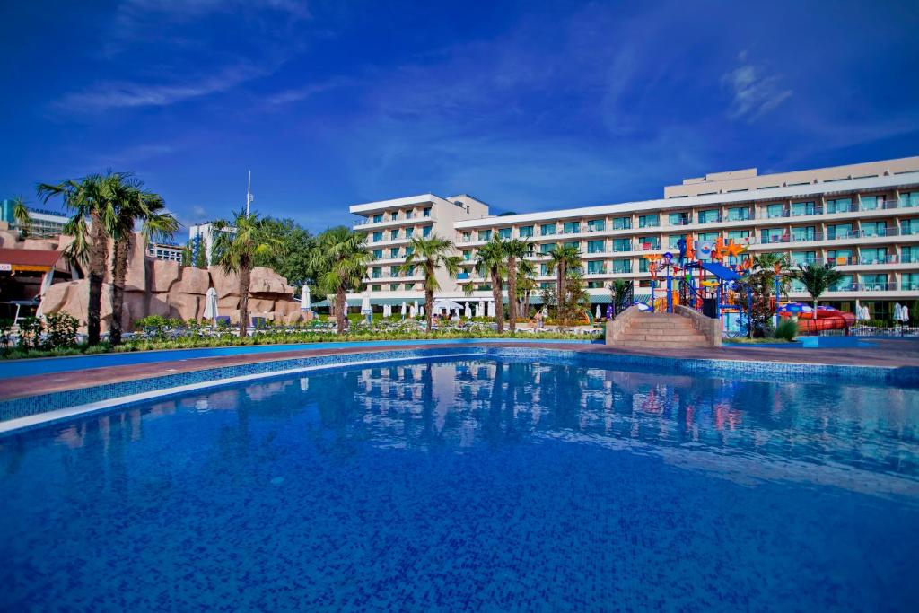 DIT Evrika Beach Club Hotel