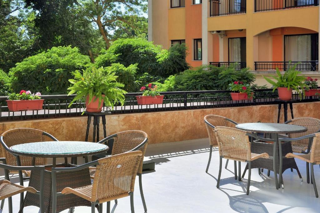 Paradise Green Park Aparthotel