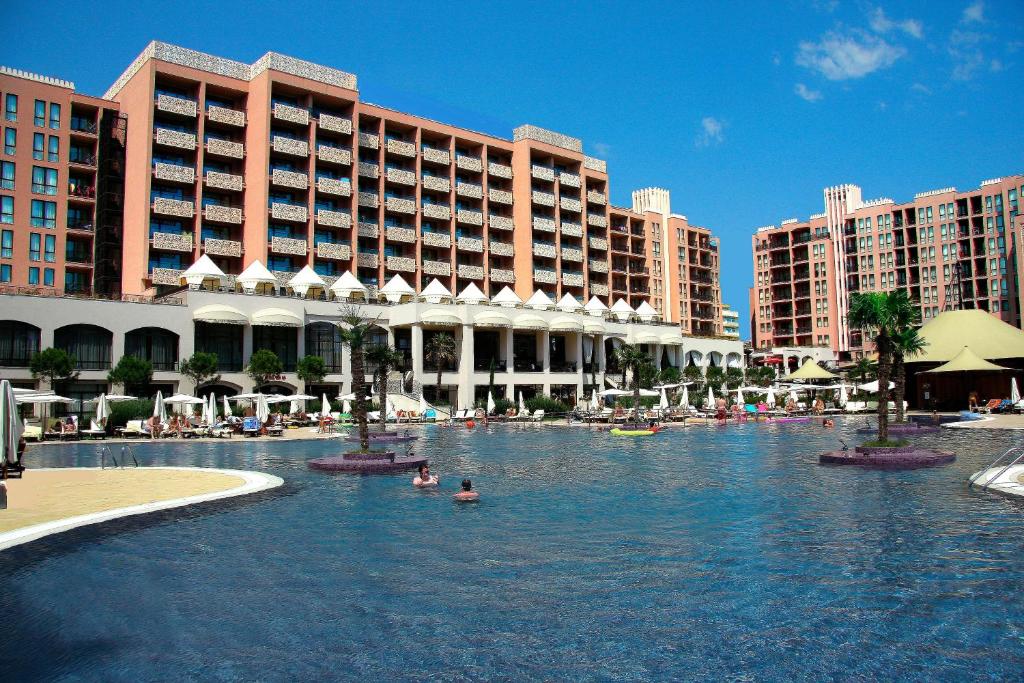 Royal Beach PM Aparthotel