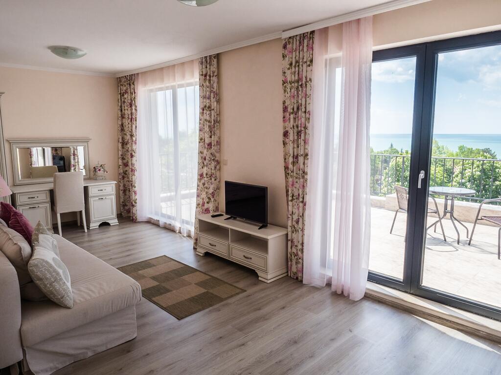 White Rock Castle AH