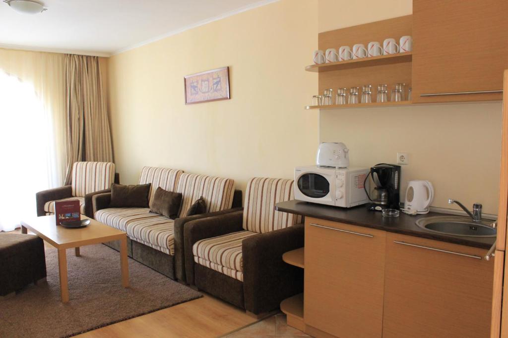 APART HOTEL MARTINEZ 4*