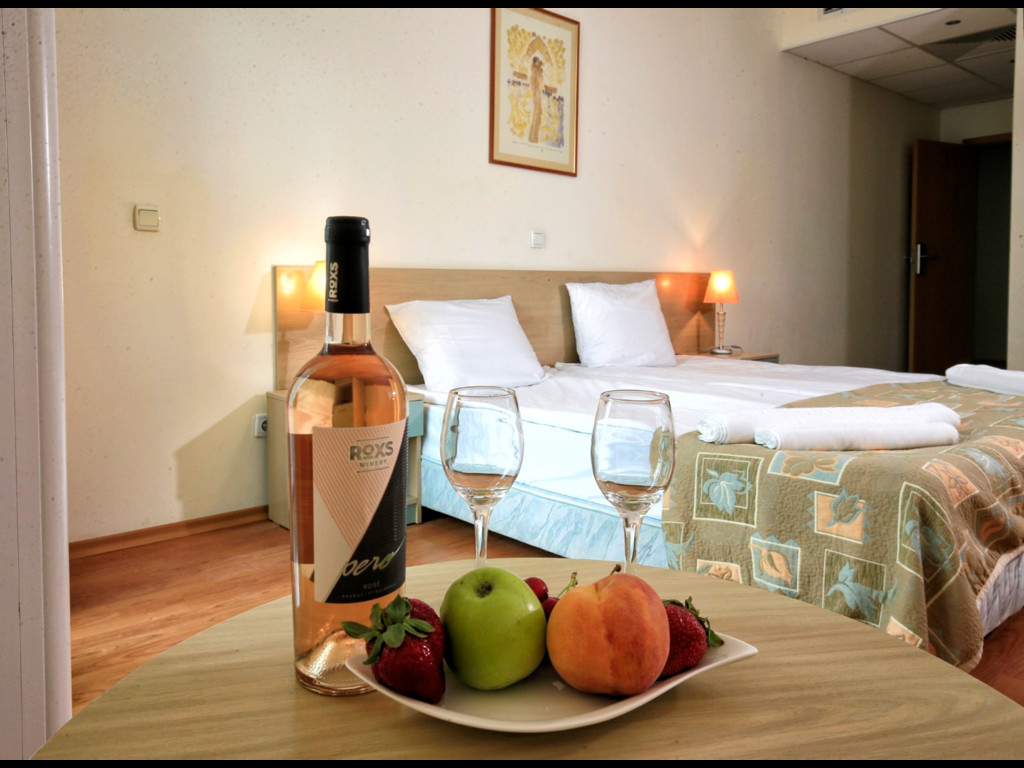 GRAND HOTEL NIRVANA (ex. Grand Hotel Oasis)