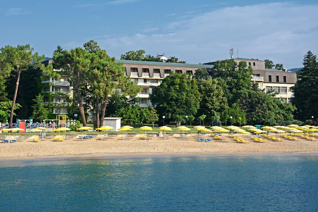 Lotos **** (Riviera)