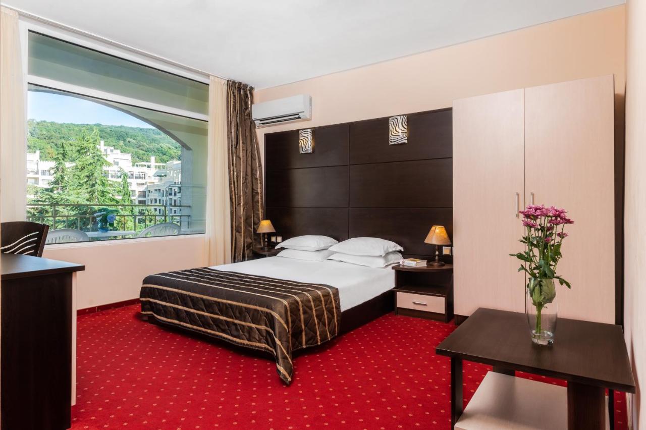 Elpida Beach /former Vemara beach/