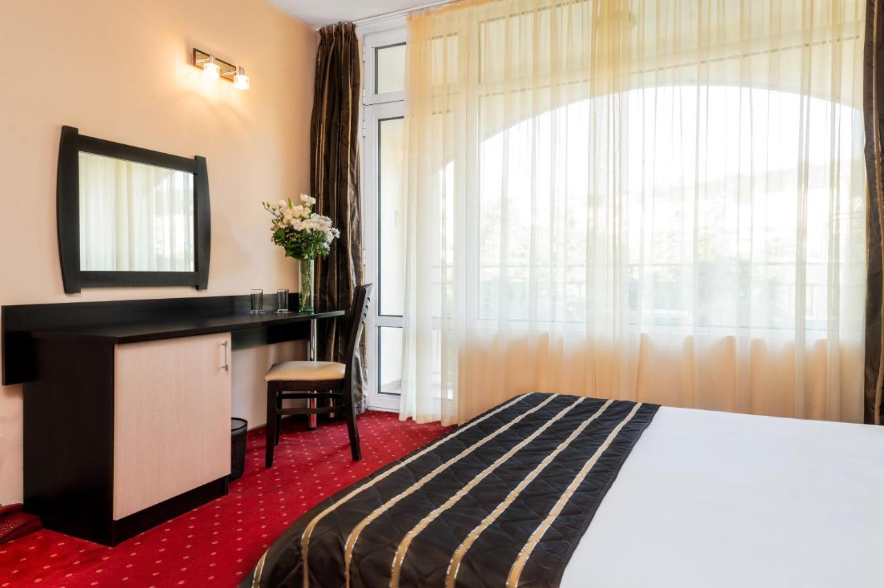 Elpida Beach /former Vemara beach/