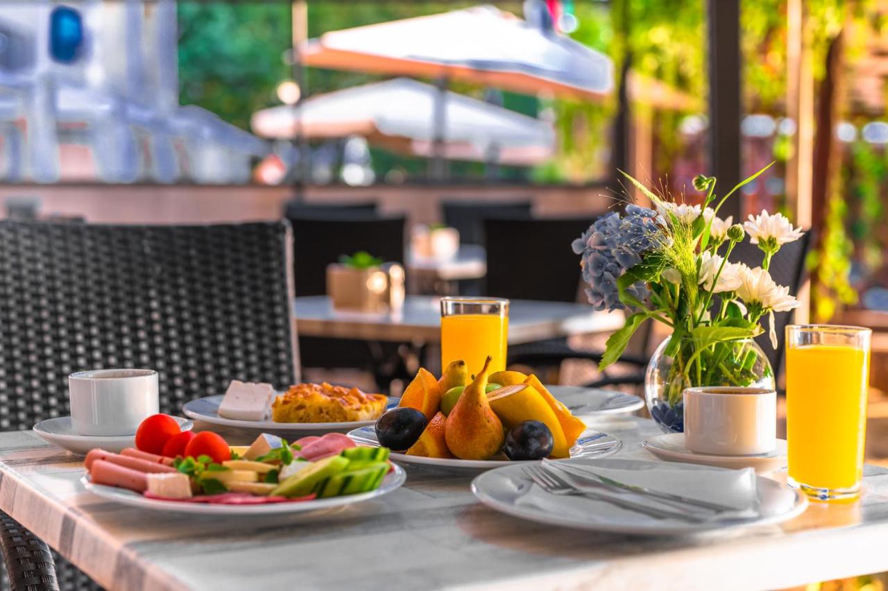 Elpida Beach /former Vemara beach/