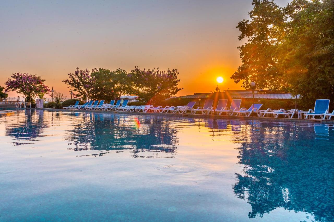 Elpida Beach /former Vemara beach/