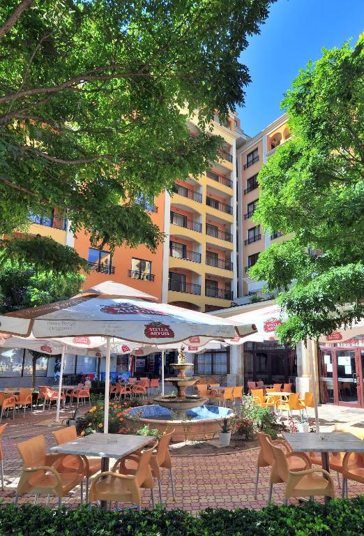 Paradise Green Park Aparthotel