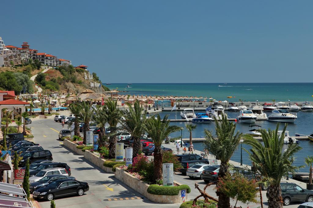 Palace Marina Dinevi